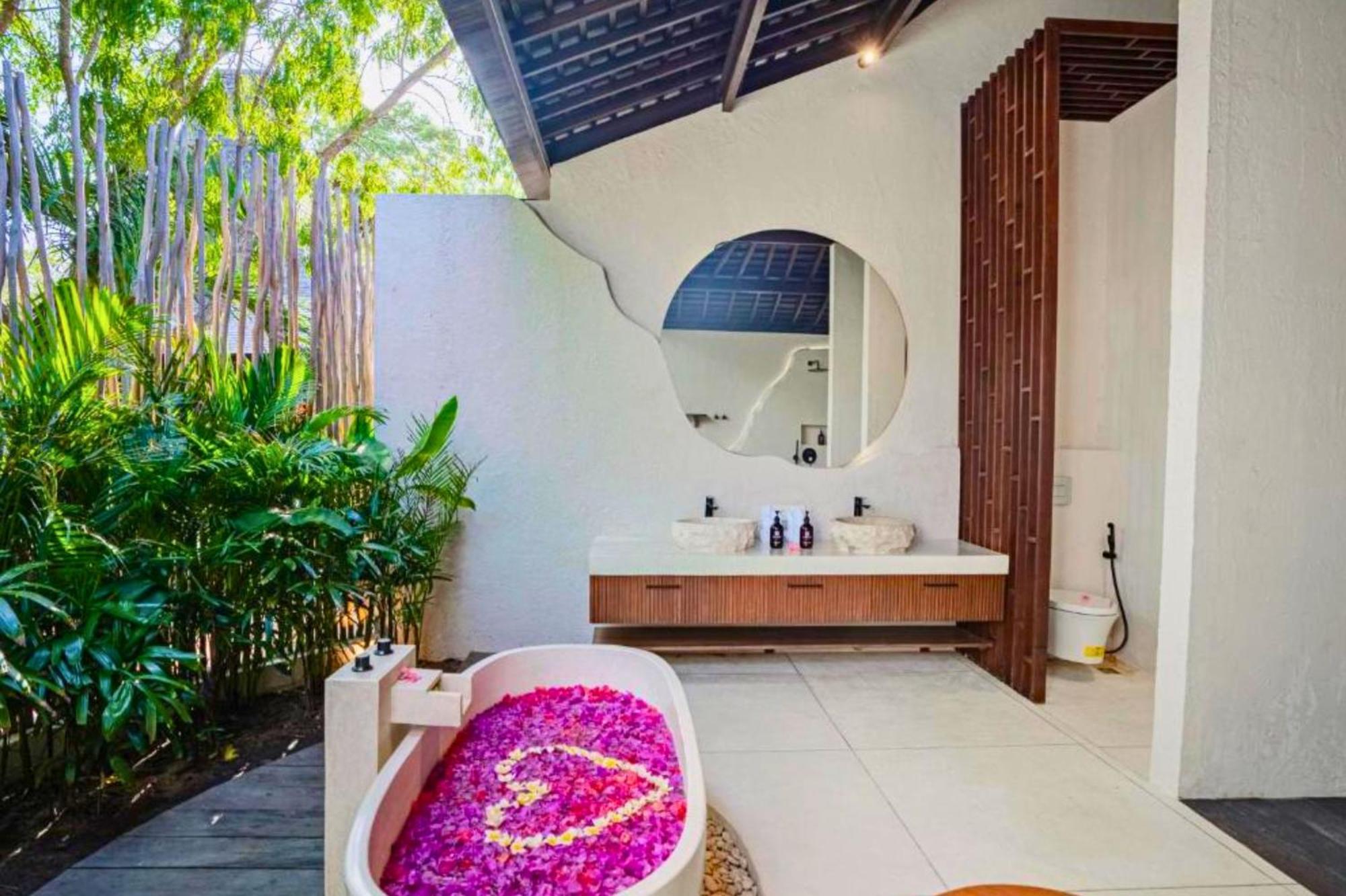 Nismara 2 Bedroom Pool Villa With Sea View Zn201 Bumbang المظهر الخارجي الصورة